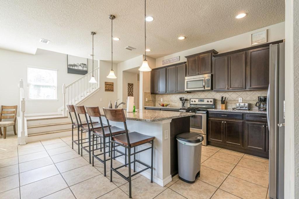 Lovely 5Br Townhouse At Windsor At Westside Lägenhet Kissimmee Exteriör bild